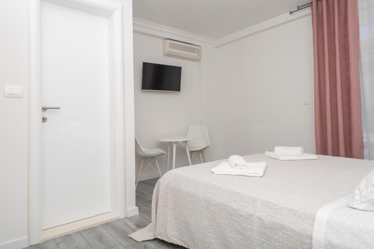 Apartments Petrusic Makarska Exterior photo
