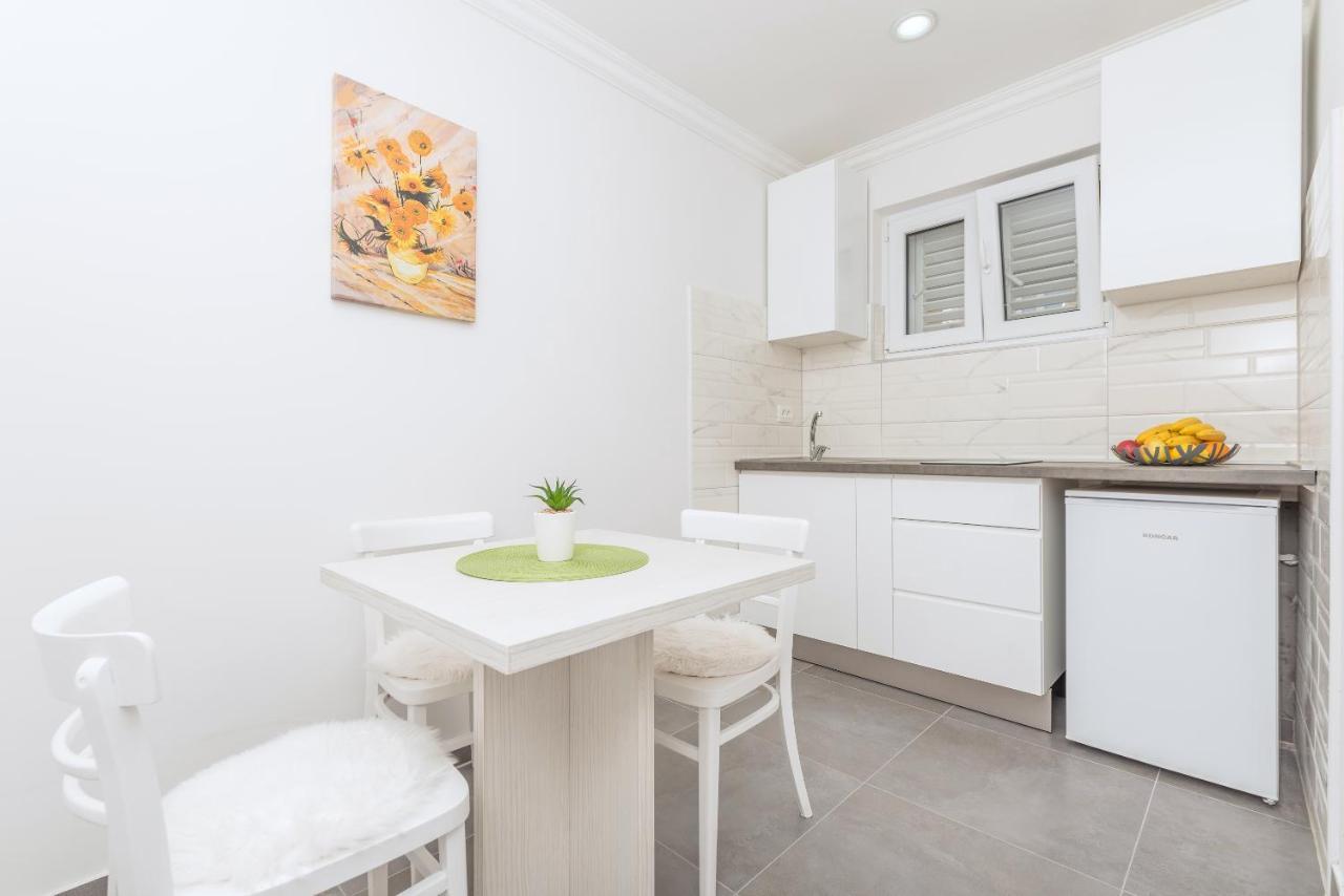 Apartments Petrusic Makarska Exterior photo