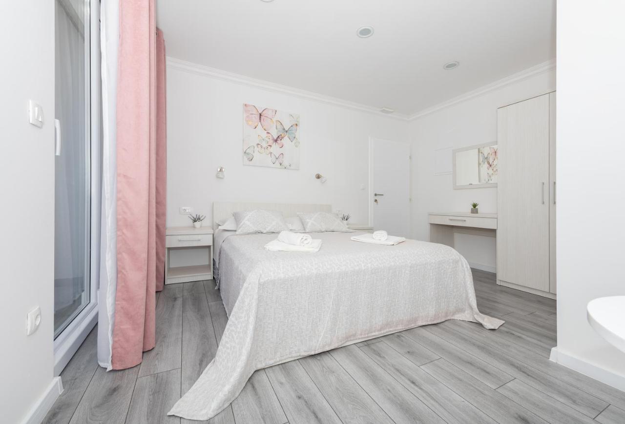 Apartments Petrusic Makarska Exterior photo